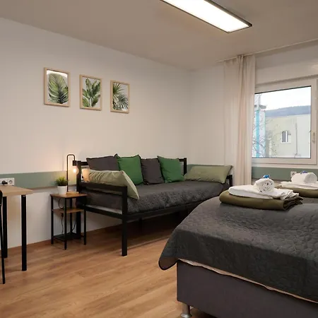 Große, Gemütliche 4-zimmer-ferienwohnung Mit Guter Verkehrsanbindung Im Süden Von Heidelberg