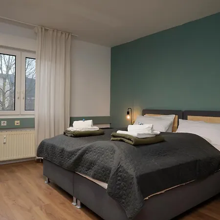 Apartment Große, Gemütliche 4-zimmer-ferienwohnung Mit Guter Verkehrsanbindung Im Süden Von *