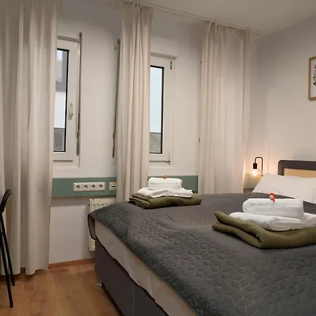Apartment Große, Gemütliche 4-zimmer-ferienwohnung Mit Guter Verkehrsanbindung Im Süden Von Heidelberg
