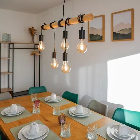 Große, Gemütliche 4-zimmer-ferienwohnung Mit Guter Verkehrsanbindung Im Süden Von Heidelberg