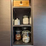 Grosse, Gemuetliche 4-zimmer-ferienwohnung Mit Guter Verkehrsanbindung Im Sueden Von *