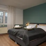 Apartment Grosse, Gemuetliche 4-zimmer-ferienwohnung Mit Guter Verkehrsanbindung Im Sueden Von *