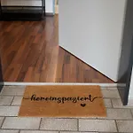 Grosse, Gemuetliche 4-zimmer-ferienwohnung Mit Guter Verkehrsanbindung Im Sueden Von