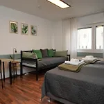 Apartment Grosse, Gemuetliche 4-zimmer-ferienwohnung Mit Guter Verkehrsanbindung Im Sueden Von *