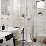 Apartment Grosse, Gemuetliche 4-zimmer-ferienwohnung Mit Guter Verkehrsanbindung Im Sueden Von Heidelberg