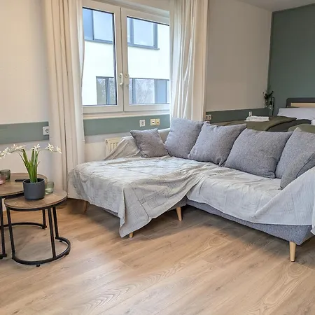 Grosse, Gemuetliche 4-zimmer-ferienwohnung Mit Guter Verkehrsanbindung Im Sueden Von *