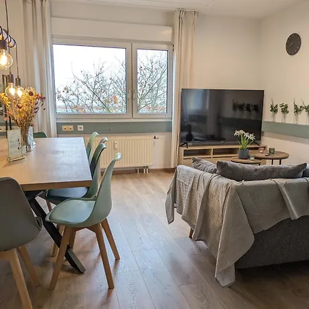 Apartment Grosse, Gemuetliche 4-zimmer-ferienwohnung Mit Guter Verkehrsanbindung Im Sueden Von