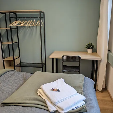 Grosse, Gemuetliche 4-zimmer-ferienwohnung Mit Guter Verkehrsanbindung Im Sueden Von *