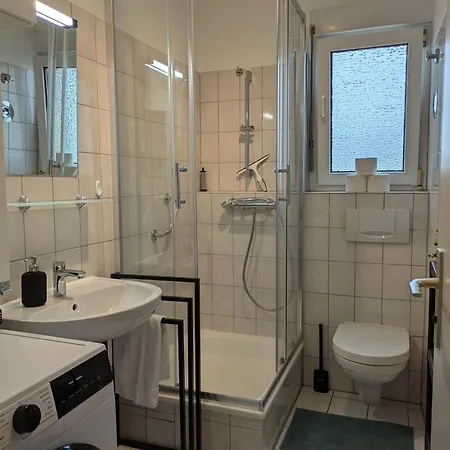 Grosse, Gemuetliche 4-zimmer-ferienwohnung Mit Guter Verkehrsanbindung Im Sueden Von *