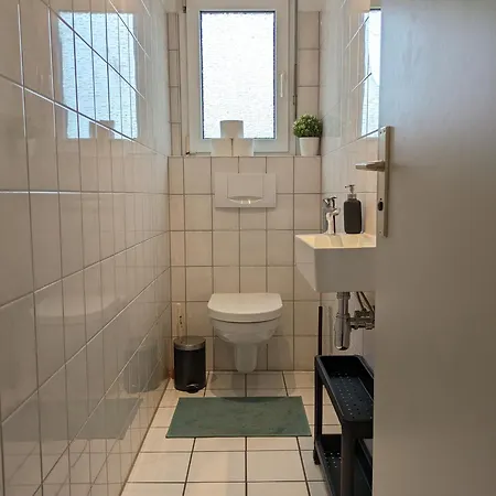 Apartment Grosse, Gemuetliche 4-zimmer-ferienwohnung Mit Guter Verkehrsanbindung Im Sueden Von