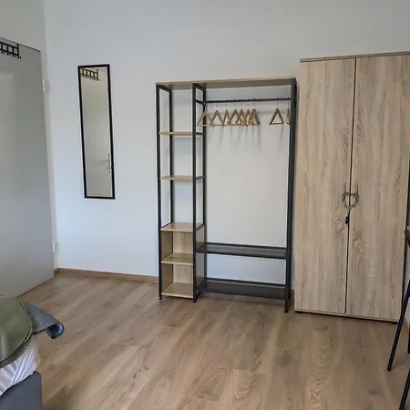 Apartment Grosse, Gemuetliche 4-zimmer-ferienwohnung Mit Guter Verkehrsanbindung Im Sueden Von Heidelberg