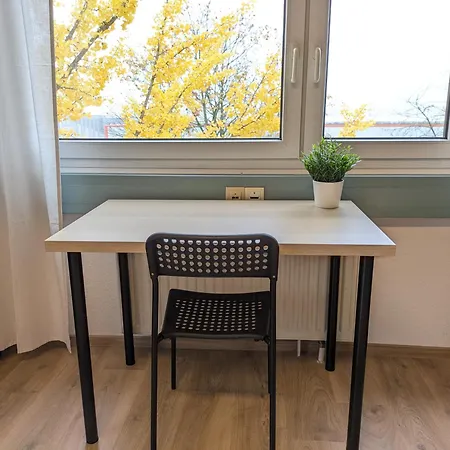 Grosse, Gemuetliche 4-zimmer-ferienwohnung Mit Guter Verkehrsanbindung Im Sueden Von