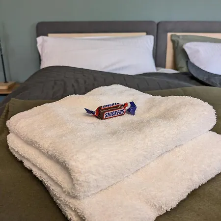 Grosse, Gemuetliche 4-zimmer-ferienwohnung Mit Guter Verkehrsanbindung Im Sueden Von *