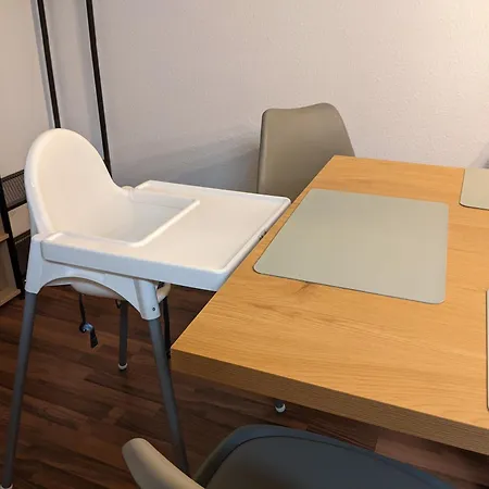 Apartment Grosse, Gemuetliche 4-zimmer-ferienwohnung Mit Guter Verkehrsanbindung Im Sueden Von