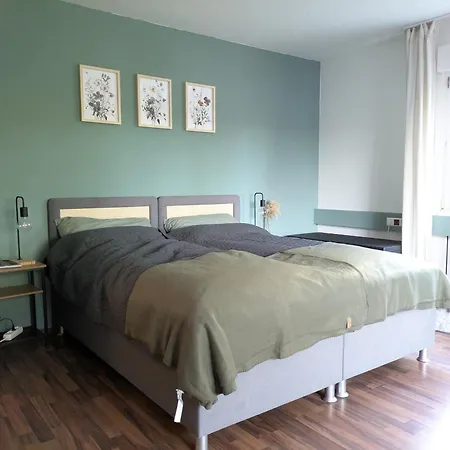 Grosse, Gemuetliche 4-zimmer-ferienwohnung Mit Guter Verkehrsanbindung Im Sueden Von Apartment Heidelberg