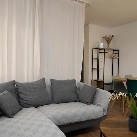 Grosse, Gemuetliche 4-zimmer-ferienwohnung Mit Guter Verkehrsanbindung Im Sueden Von Apartamento Heidelberg