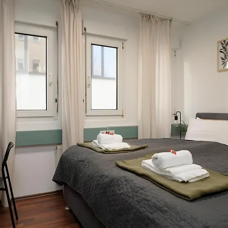 Large 4 Bedroom Apartment For Up To 10 People With 96Sqm In The South Of Heidelberg *