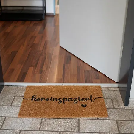 Grosse, Gemuetliche 4-zimmer-ferienwohnung Mit Guter Verkehrsanbindung Im Sueden Von