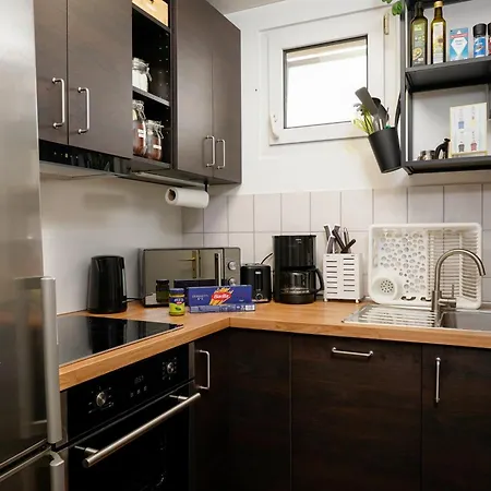 Large 4 Bedroom Apartment For Up To 10 People With 96Sqm In The South Of Heidelberg Appartement