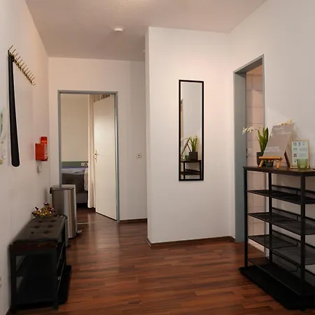 Large 4 Bedroom Apartment For Up To 10 People With 96Sqm In The South Of Heidelberg Heidelberg