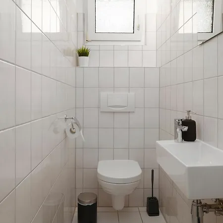 Grosse, Gemuetliche 4-zimmer-ferienwohnung Mit Guter Verkehrsanbindung Im Sueden Von Heidelberg